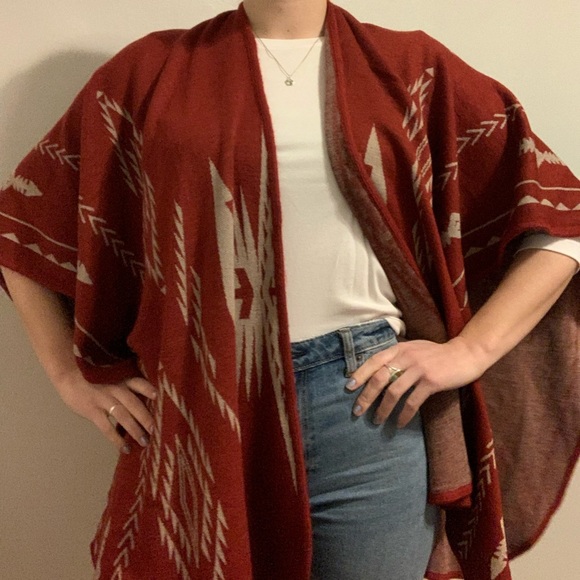 Stylish Maroon Poncho! - Picture 2 of 3